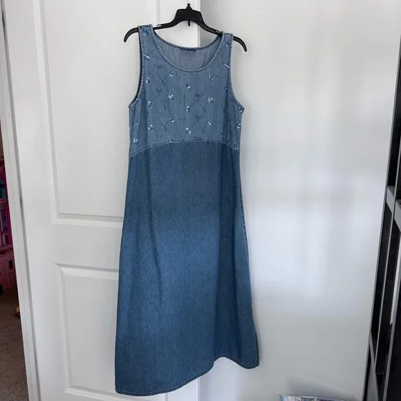 Embroidered Denim Maxi Dress Sleeveless Scoop Neck Size L - Picture 2 of 10